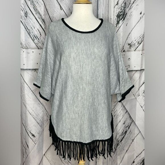 NY COLLECTION Women’s Grey Sweaterwith Dolman Sleeves and Black Bottom Fringe - Picture 1 of 6
